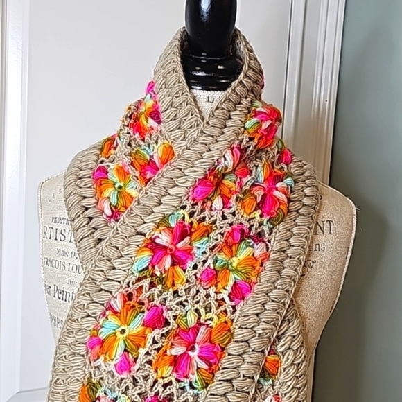 Nirvanna Designs Multicolored Floral Crocheted Wool Tasseled Scarf - OS - Picture 4 of 8
